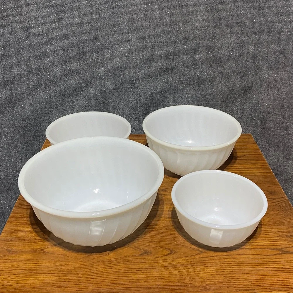 Anchor Hocking Fire-King Vintage Milk Glass Swirl Nesting Mixing Bowls Set of 4